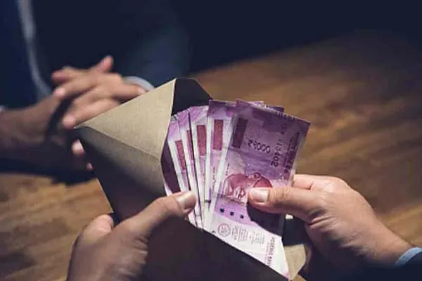 bjp  district leader by claiming to get cheated government jobs 